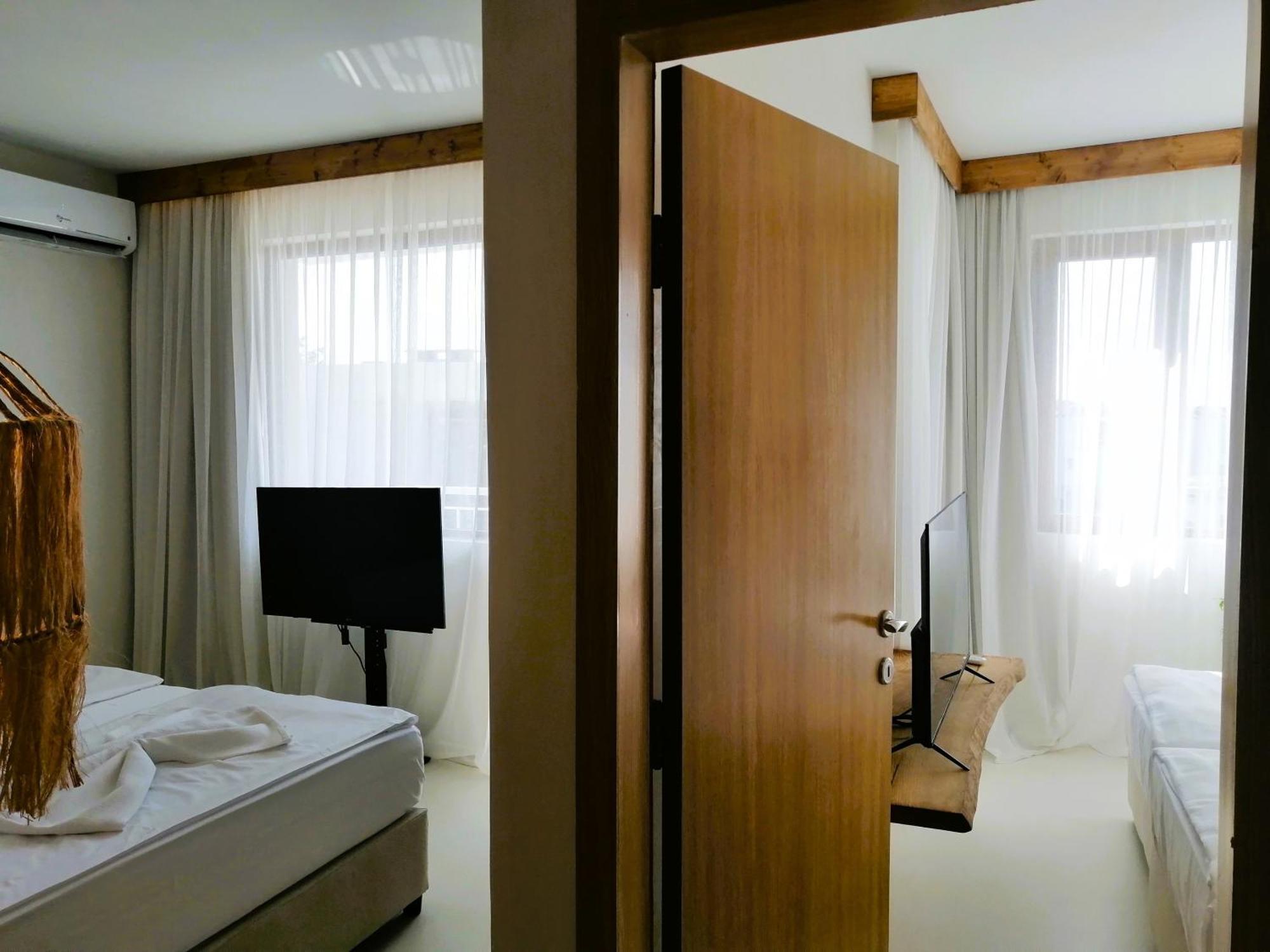 Paradise Bay Hotel Sozopol Exterior photo