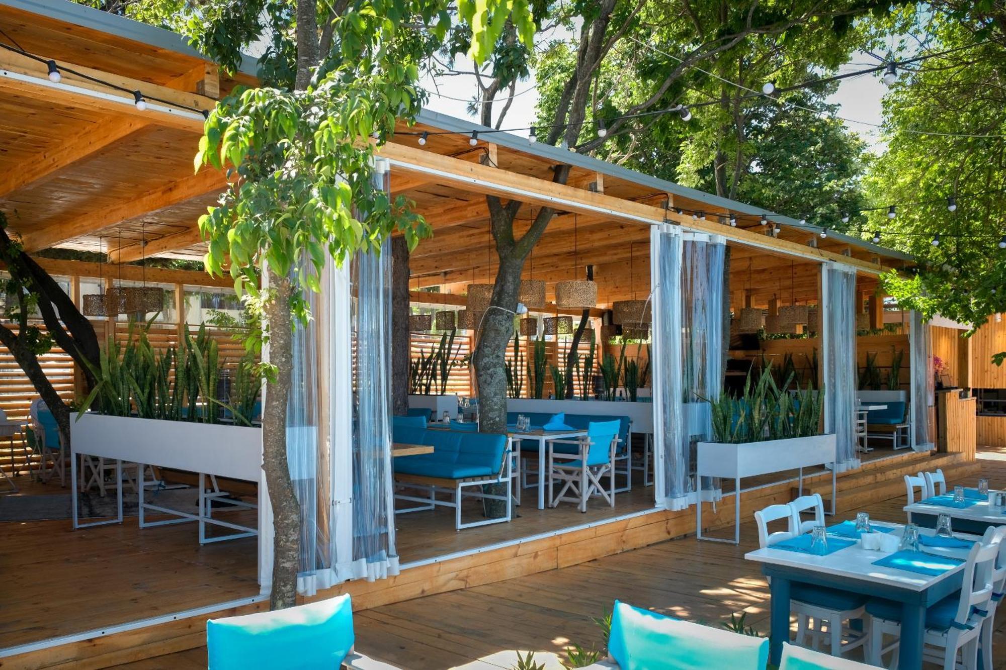 Paradise Bay Hotel Sozopol Exterior photo